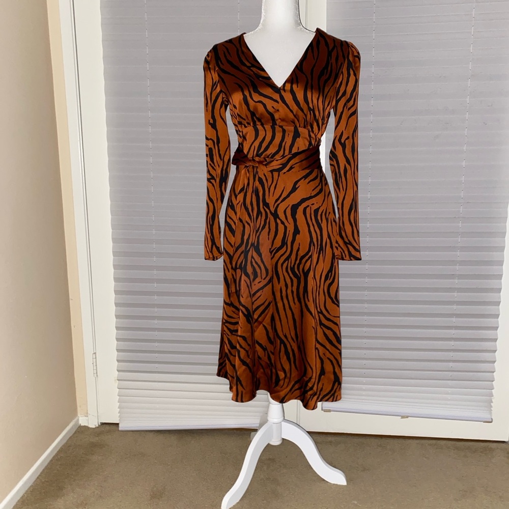 Bar3 Elegant Black and Rust Brown Print Dress